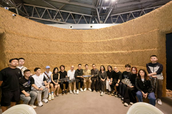 设计上海2024 吴滨 X 院伴「不在远」展厅 还原户外自然生活