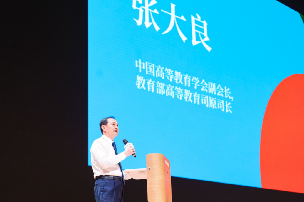 阿里云助力高校艺术设计AI人才培养，米兰设计周大赛颁奖典礼带我们感受AI设计的力量
