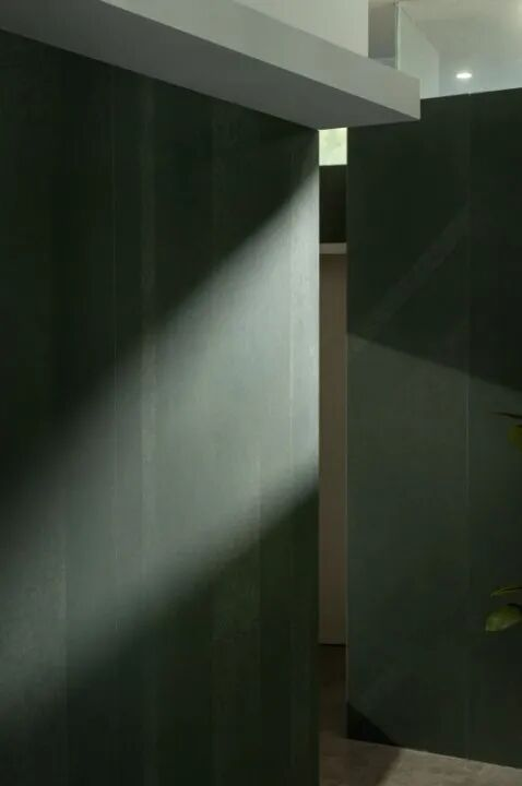 竹海岩间，国色渐显 | 冠珠瓷砖与课间酒店的空间美学实践