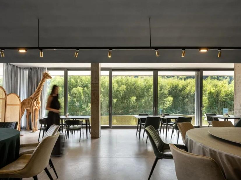 竹海岩间，国色渐显 | 冠珠瓷砖与课间酒店的空间美学实践