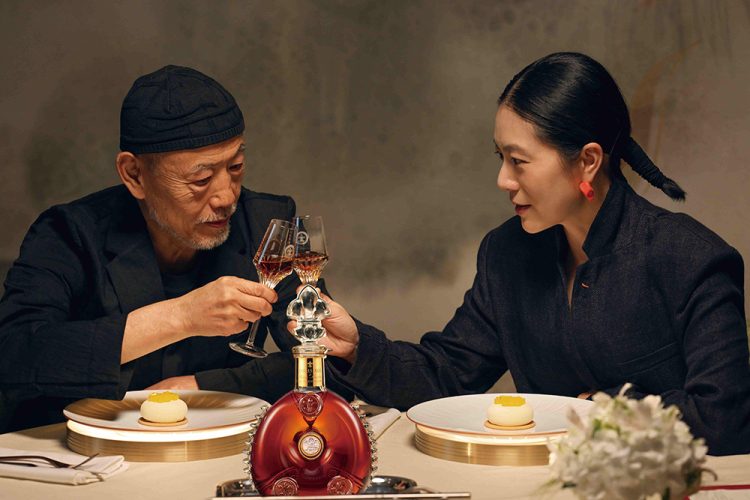 真者如故，月照心明 路易十三携手艺术家王玉平与设计师华娟 于中秋佳节礼赞时间与相聚